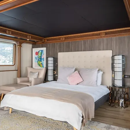 Yacht Irama *