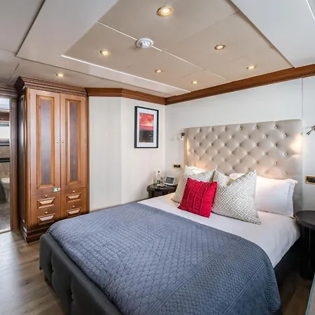 Yacht Irama * קאן