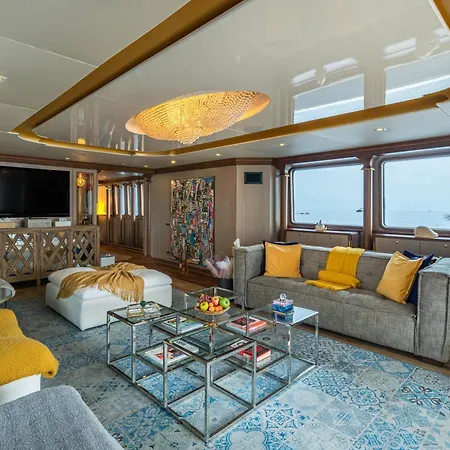 ספינת מלון Yacht Irama קאן