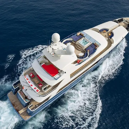 Yacht Irama * קאן