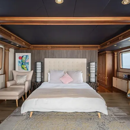 船屋 Irama Luxury Superyacht 6 & Hot Tub & Water Toys 戛纳