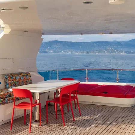 Irama Luxury Superyacht 6 & Hot Tub & Water Toys *