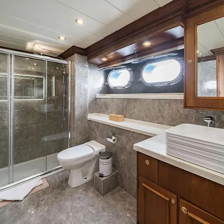 Yacht Irama